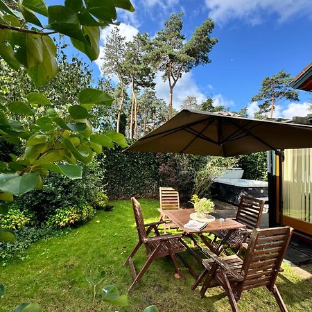 Houten Chalet/Bungalow In Het Bos, Sauna, Jacuzzi Meijel Екстериор снимка