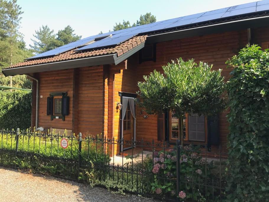 Houten Chalet/Bungalow In Het Bos, Sauna, Jacuzzi Meijel Екстериор снимка